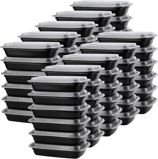 Stapels 🍱 Maaltijdvoorbereiding eenvoudiger dan ooit - Herbruikbare maaltijdbereidingscontainers met doorzichtige deksels zijn in rijen gerangschikt tegen een witte achtergrond.