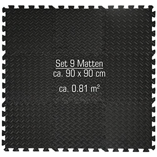 Deze negen in elkaar grijpende zwarte vloermatten met een ruitpatroon zijn 90 x 90 cm groot en beslaan ongeveer 0,81 m². Ze zijn ontworpen als