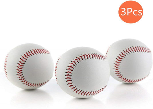 Drie witte Perfecte PVC honkballen trainingsballen met rode stiksels, op een rij weergegeven tegen een witte achtergrond, met het opschrift "3pcs.