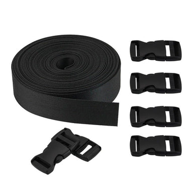Een rol zwart Ontdek de veelzijdigheid van deze steekgesp rugzakband met vier zwarte plastic gespclips, ontworpen voor gebruiksgemak en duurzaamheid.