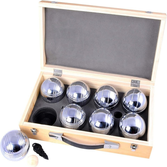 Een luxe cadeau-idee: een set zilveren petanqueballen in een houten kist met zwarte binnenkant.