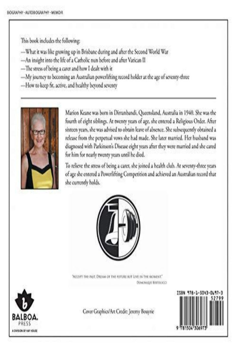Laad afbeelding in Galerijviewer, Achterkant van het boek &quot;Chapel Bells to Barbells&quot;, met een foto van de auteur, een samenvatting van het boek waarin haar reis in het Australische powerlifting wordt belicht, een streepjescode en ISBN-informatie.
