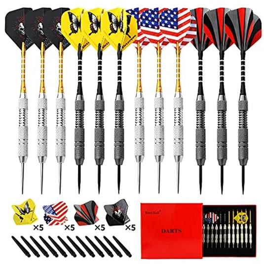 De Professionele Metalen Dart Set bevat 15 darts met schedel-, vlinder- en Amerikaanse vlagontwerpen. Het biedt verbeterde stabiliteit en grip voor precisie en wordt geleverd met vervangende onderdelen in een opvallende rode behuizing.