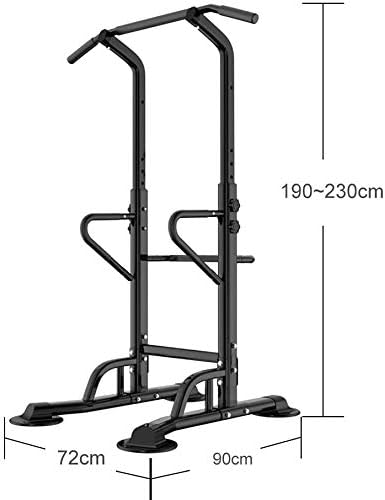 De power tower waarmee je thuis een complete workout krijgt is zwart en verstelbaar met afmetingen van 72cm x 90cm en een hoogte van 190cm tot 230cm, ontworpen voor optimale stabiliteit en veiligheid.