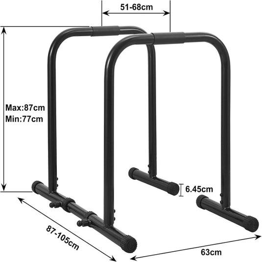 Het multifunctionele Dipstation beschikt over verstelbare zwarte stangen van roestvrij staal, met hoogtes van 77-87cm, breedtes 51-68cm, dieptes 87-105cm, basisbreedte van 63cm en een staafdiameter van 6.45cm.