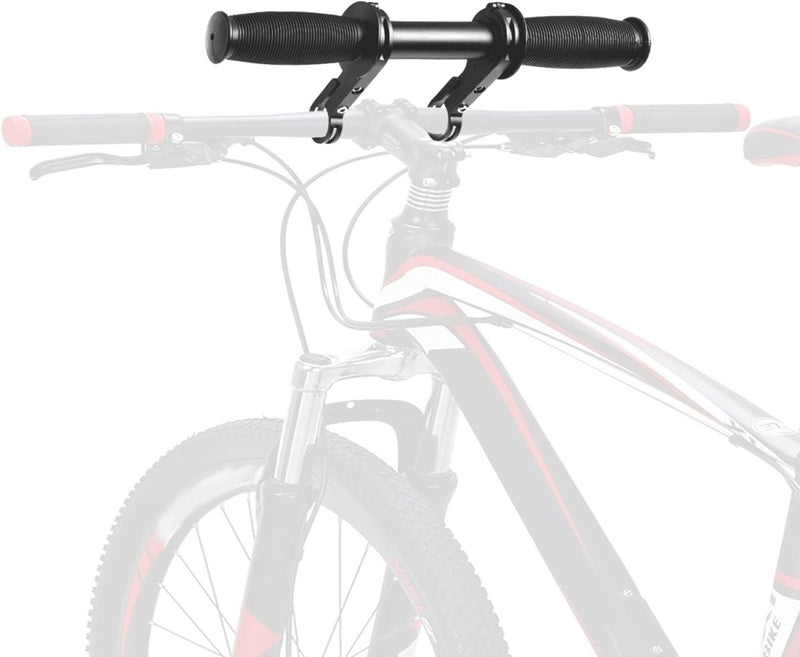 Laad afbeelding in Galerijviewer, Gedeeltelijke weergave van een fiets met stuur, voorvork en wiel, met een rood en grijs frame, een avontuurlijk fietsuitje met de perfecte kinderzadel op stang, gericht op het bovenste gedeelte.
