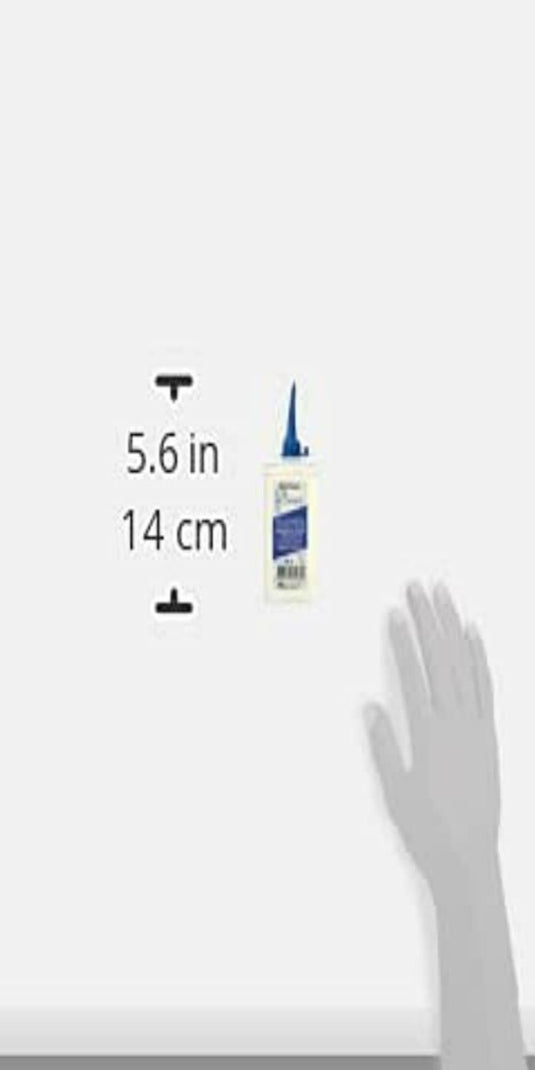 Een hand grijpt naar een veelzijdige Krazy Glue-fles tegen een lichtgrijze achtergrond, met geannoteerde afmetingen van 5,6 inch of 14 cm, wat de precisie ervan benadrukt, vergelijkbaar met onze fijne mechanische olie voor al je smeringsbehoeften.