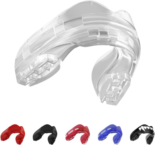 Een verzameling heldere en FluidFit-technologie gekleurde Beugelbitje-mondbeschermers weergegeven op een witte achtergrond.