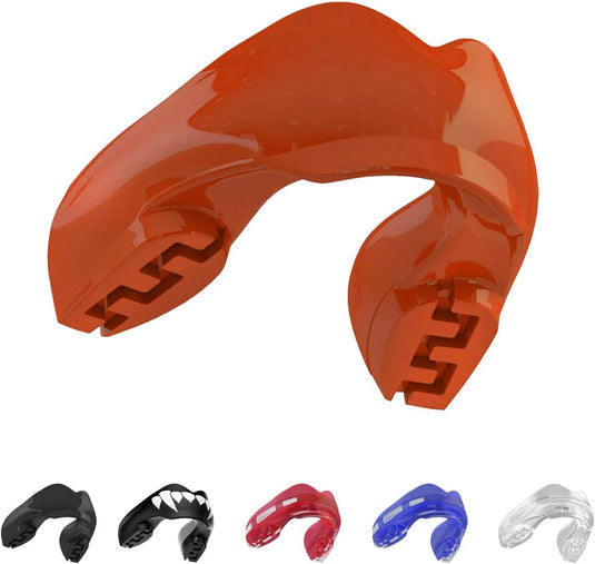 Een set Beugelbitje mondbeschermers met FluidFit-technologie in verschillende kleuren weergegeven op een witte achtergrond.