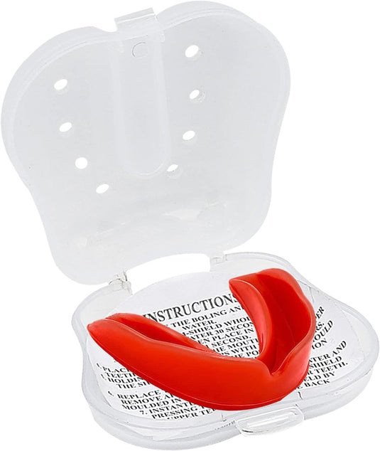 Ontdek de perfecte pasvorm: Rode sportgebidsbeschermer met FLUID FIT-technologie in een doorzichtige plastic behuizing voor een veilige pasvorm.
