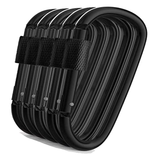 Vijf zwarte karabijnhaken, vervaardigd uit duurzaam aluminium en perfect voor buitenactiviteiten, zijn op elkaar gestapeld, elk met een schroefvergrendelingsmechanisme. Product: Veiligheid en veelzijdigheid onderweg: Ontdek onze hoogwaardige aluminium karabijnhaken.