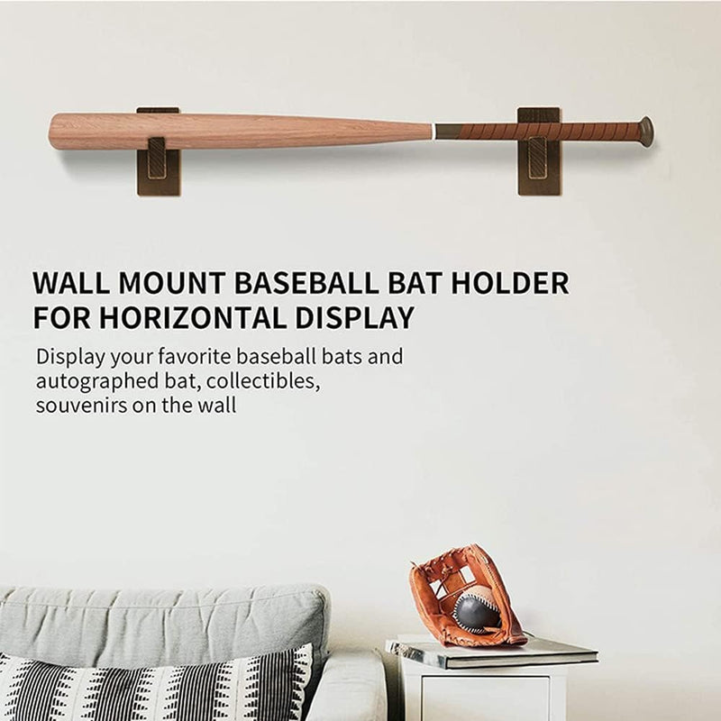 Laad afbeelding in Galerijviewer, Een `Honkbalknuppel muursteunen: De perfecte manier om je collectie te presenteren` voor een massieve bamboe honkbalknuppel, horizontaal gemonteerd boven een leren honkbalhandschoen

