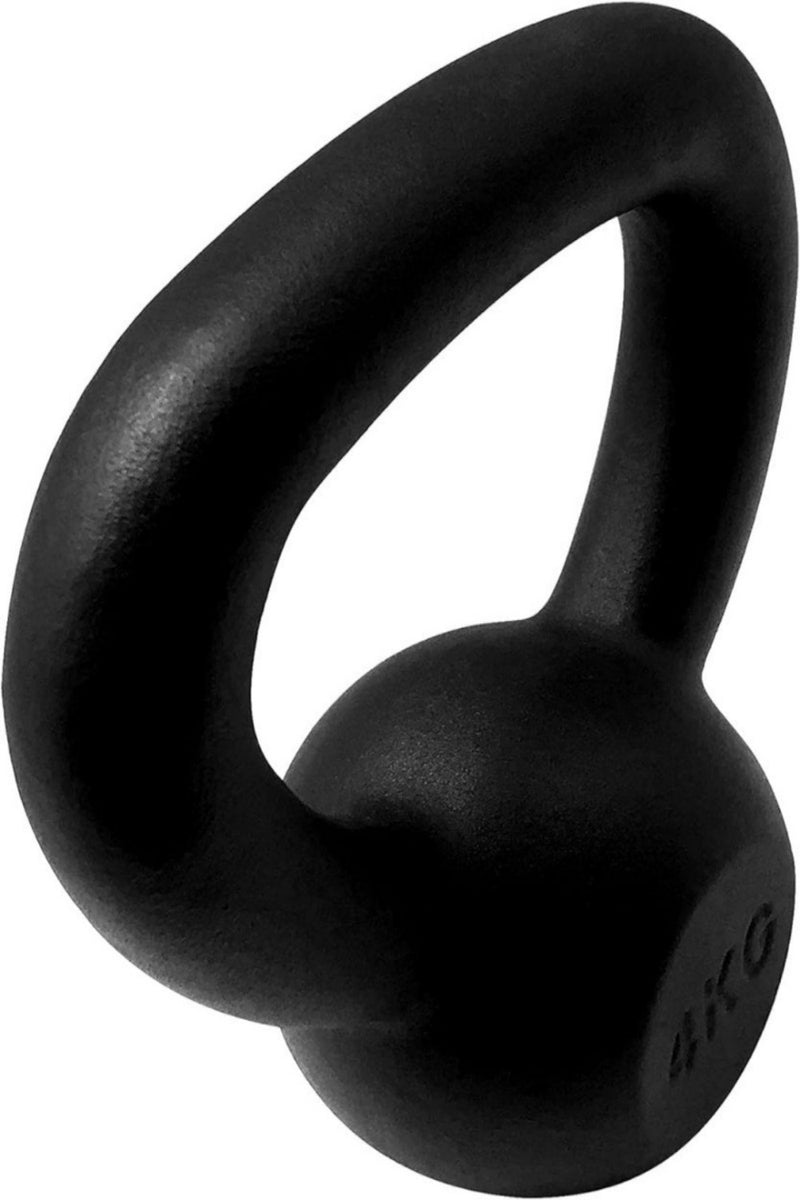 Laad afbeelding in Galerijviewer, Zwarte Kettlebells van 4 kilogram tegen een witte achtergrond gemaakt van duurzaam materiaal: het perfecte hulpmiddel voor een complete workout.

