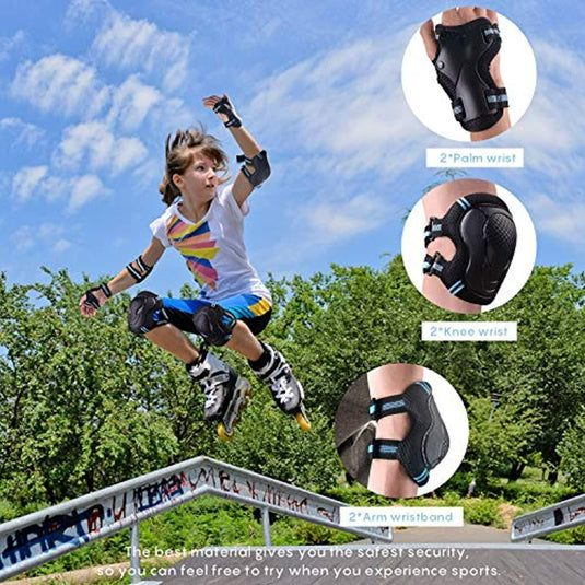 Bescherm je kind tijdens het sporten met deze complete set skeeler bescherming met kinderbeschermers aan het skeeleren in een park.