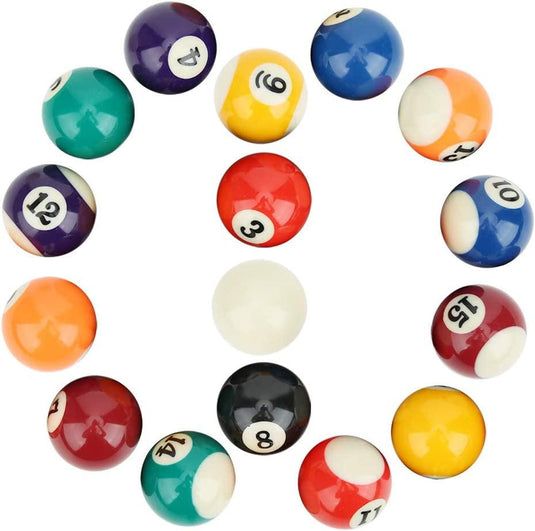 Ontdek duurzame mini hars biljartballen, inclusief een prominente zwarte bal met nummer 8 in het midden, willekeurig gerangschikt op een witte achtergrond.