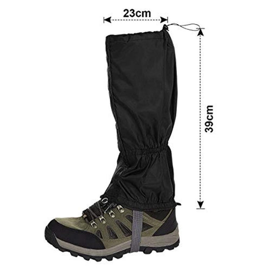 De waterdichte zwarte Gaiters beschermen je wandelschoenen tijdens outdooractiviteiten. Met afmetingen van 23 cm breedte en 39 cm hoogte, bieden ze een optimale dekking en bescherming voor je benen.