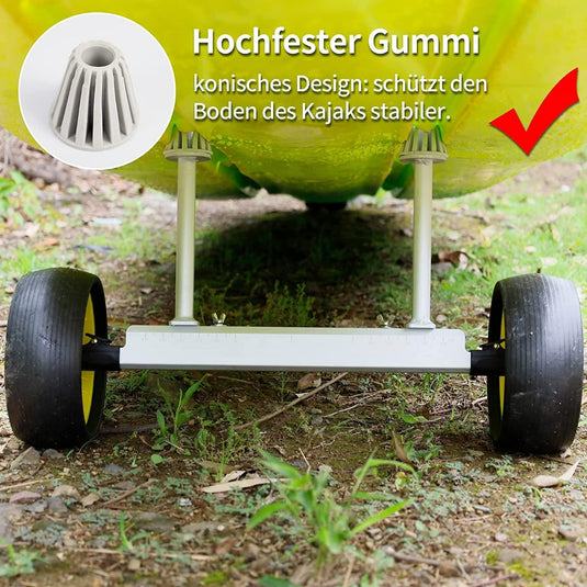 Close-up van een Ervaar gemakkelijk kajaktrolley onder een groene kajak, waarbij de duurzame rubberen wielen en het conische ontwerp voor stabiliteit worden benadrukt, met beschrijvende Duitse tekst.