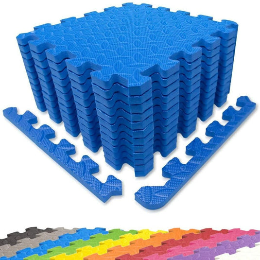 Puzzelmatten met randstukken in een blauwe kleur, zowel verbonden in een honingraatpatroon als individuele stukken met meer gekozen opties eronder. Deze matten zijn duurzaam en worden geleverd met randstukken.