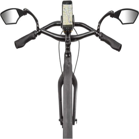 Fietsstuur met een Verstelbare fietsspiegelset met kaartweergave en een verstelbare spiegelset, gezien vanuit het perspectief van de berijder, waardoor veilig fietsen gegarandeerd is.