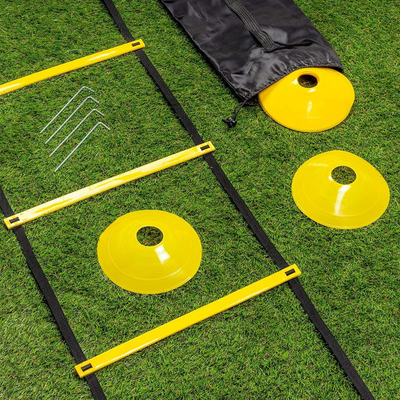 Laad afbeelding in Galerijviewer, Agility trainingsmateriaal op gras inclusief een Voetbal trainingsmaterialen set - Verbeter je spel, palen, kegels en een draagtas.
