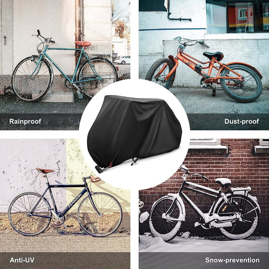 Collage van vier afbeeldingen met fietsen in verschillende instellingen, elk gelabeld met een beschermende eigenschap: vochtbestendig, stofdicht, UV-bestendig en sneeuwbestendig, waarmee het gebruik van fietshoes wordt gedemonstreerd.