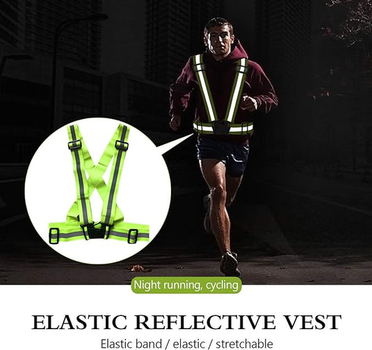 Man jogt 's nachts met een reflecterend vest voor veiligheid in het donker.