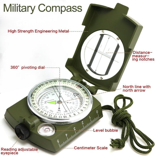 Explosiediagram van een waterdichte militaire kompas voor outdoor en survival met gelabelde onderdelen, waaronder een niveaubel, een 360° draaibare wijzerplaat en inkepingen voor afstandsmeting.