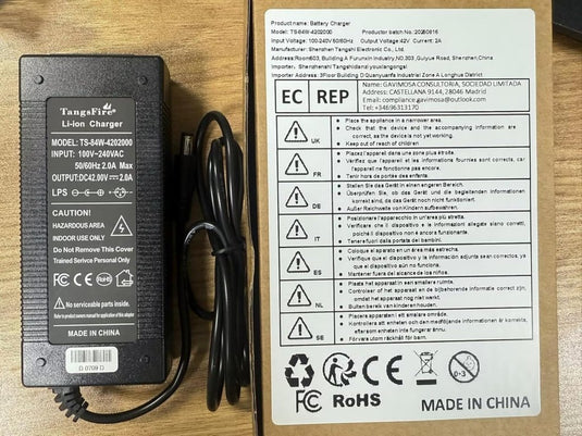 36V acculader 42V Oplader 2A Voeding fietslader Skateboarden elektrische fietsen scooter - happygetfit.com