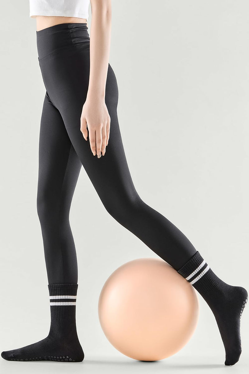 Załaduj obraz do przeglądarki galerii, Pilates antislip sokken 3 paar met siliconen grip – yoga sokken – fitness sokken
