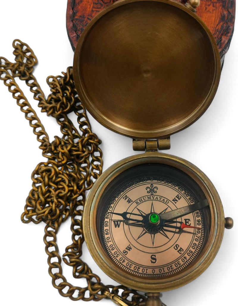 Laad afbeelding in Galerijviewer, Messing Pocket Kompas Handgemaakte Volledig Functionele Antieke Nautisch Steampunk Kompas, Graveerbaar Met Lederen Case.
