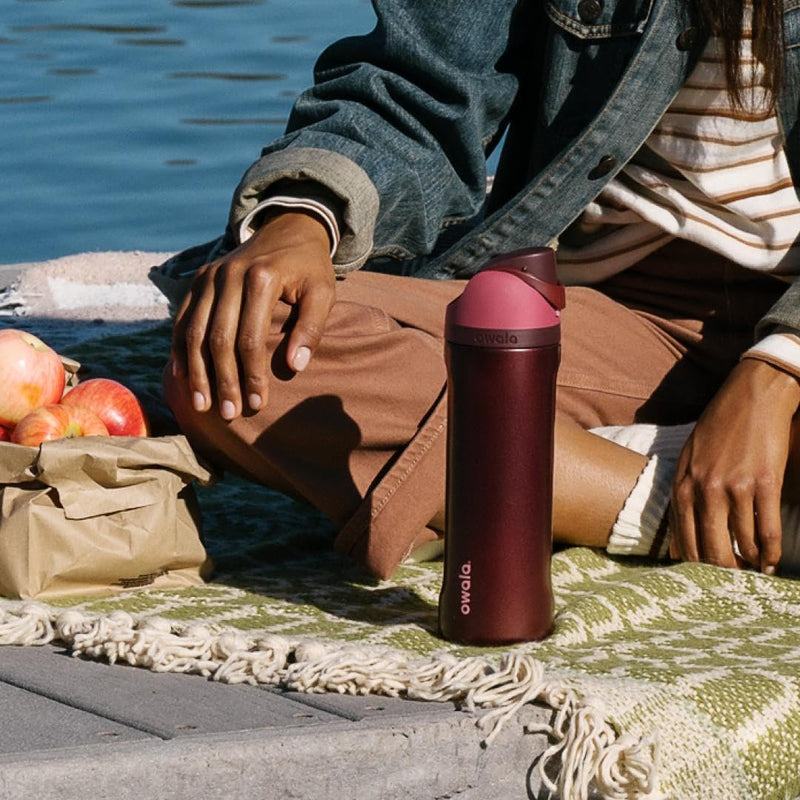 Laden Sie das Bild in Galerie -Viewer, Geïsoleerde RVS drinkfles 710 ml met rietje en lekvrije dop – waterfles – thermosfles
