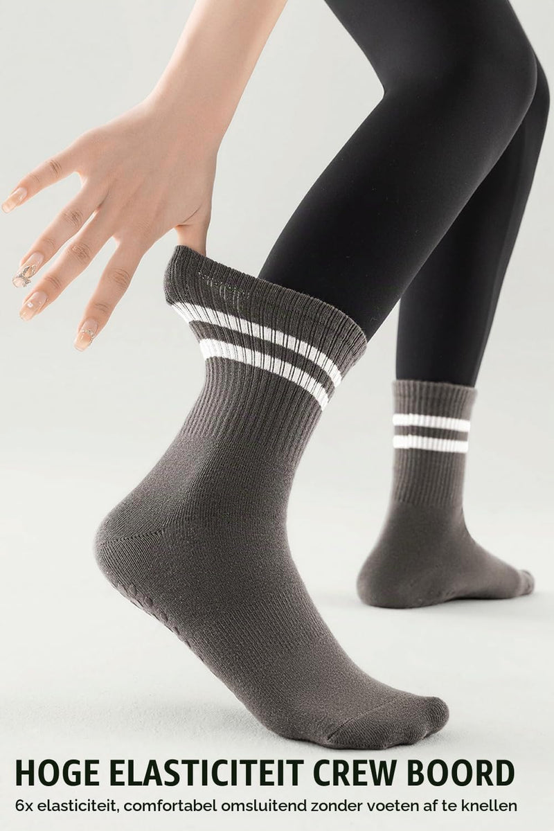 Załaduj obraz do przeglądarki galerii, Pilates antislip sokken 3 paar met siliconen grip – yoga sokken – fitness sokken
