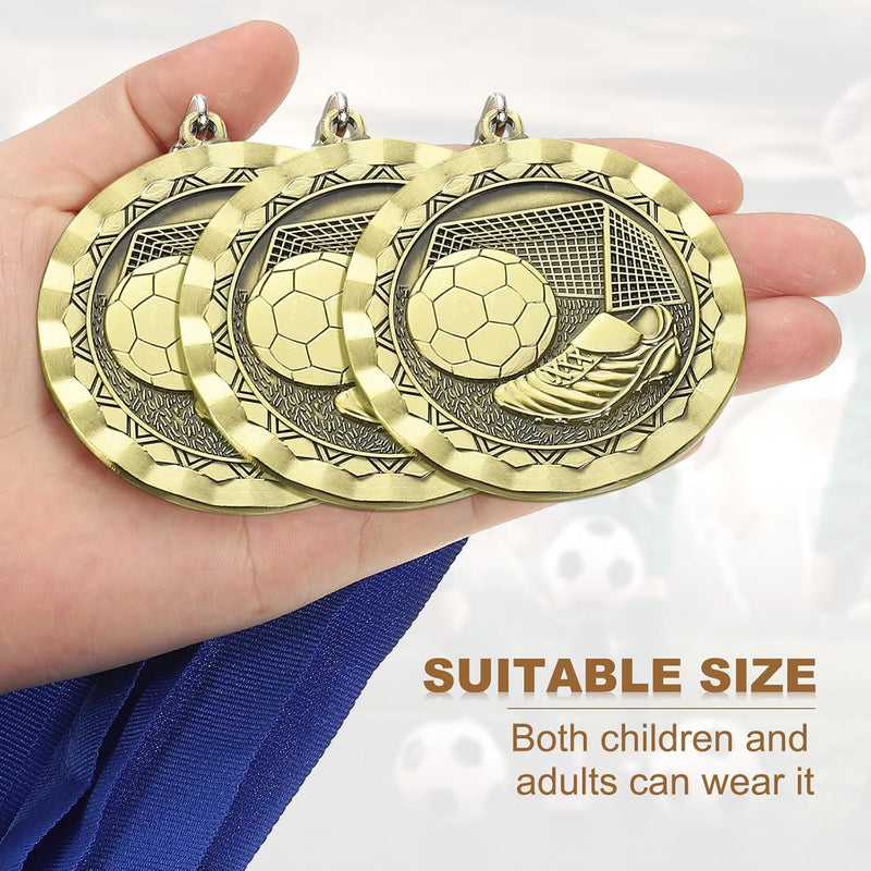 Laden Sie das Bild in Galerie -Viewer, Voetbal medaille met neklint van zinklegering – sportmedaille – prijs en trofee
