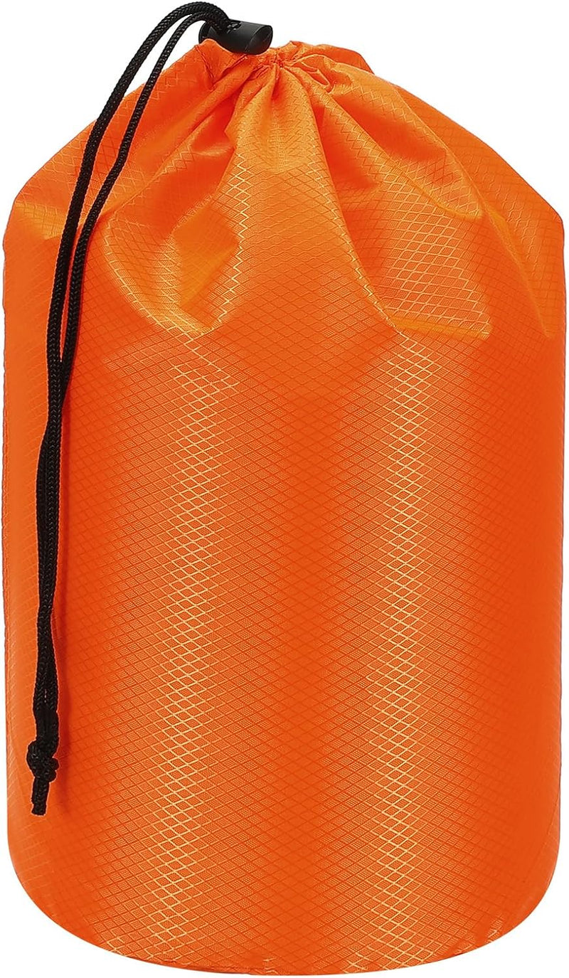 Załaduj obraz do przeglądarki galerii, Waterdichte opbergzak 11 x 20 cm met trekkoord oranje – stuff sack – camping accessoires
