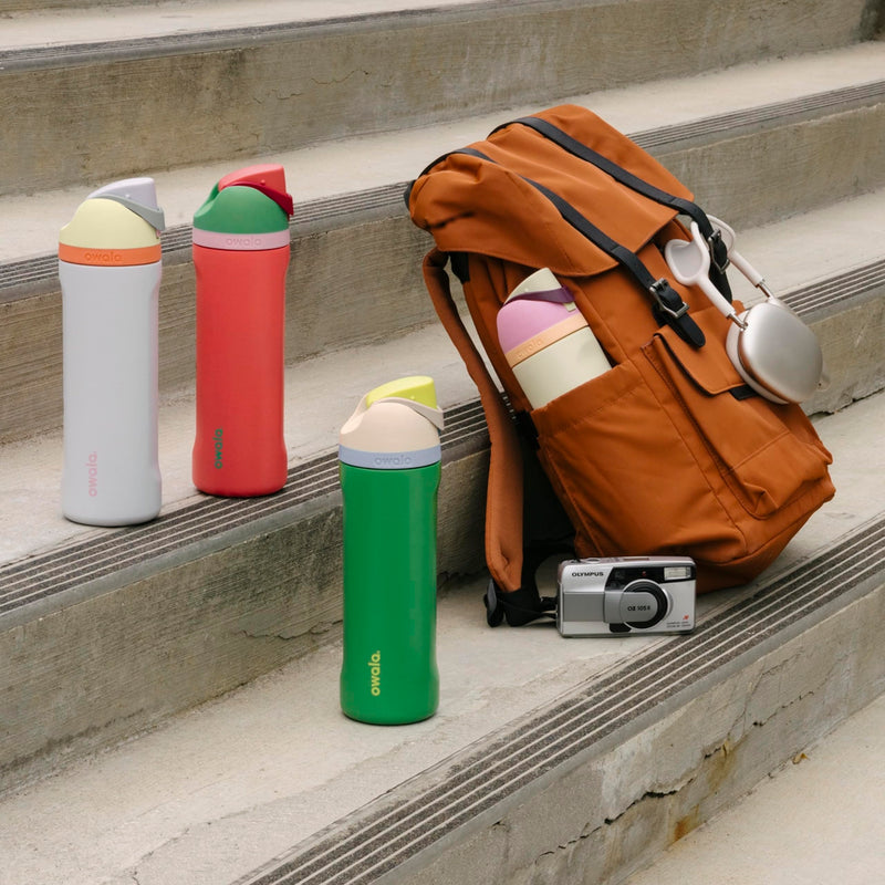 Laden Sie das Bild in Galerie -Viewer, Geïsoleerde RVS drinkfles 710 ml met rietje en lekvrije dop – waterfles – thermosfles
