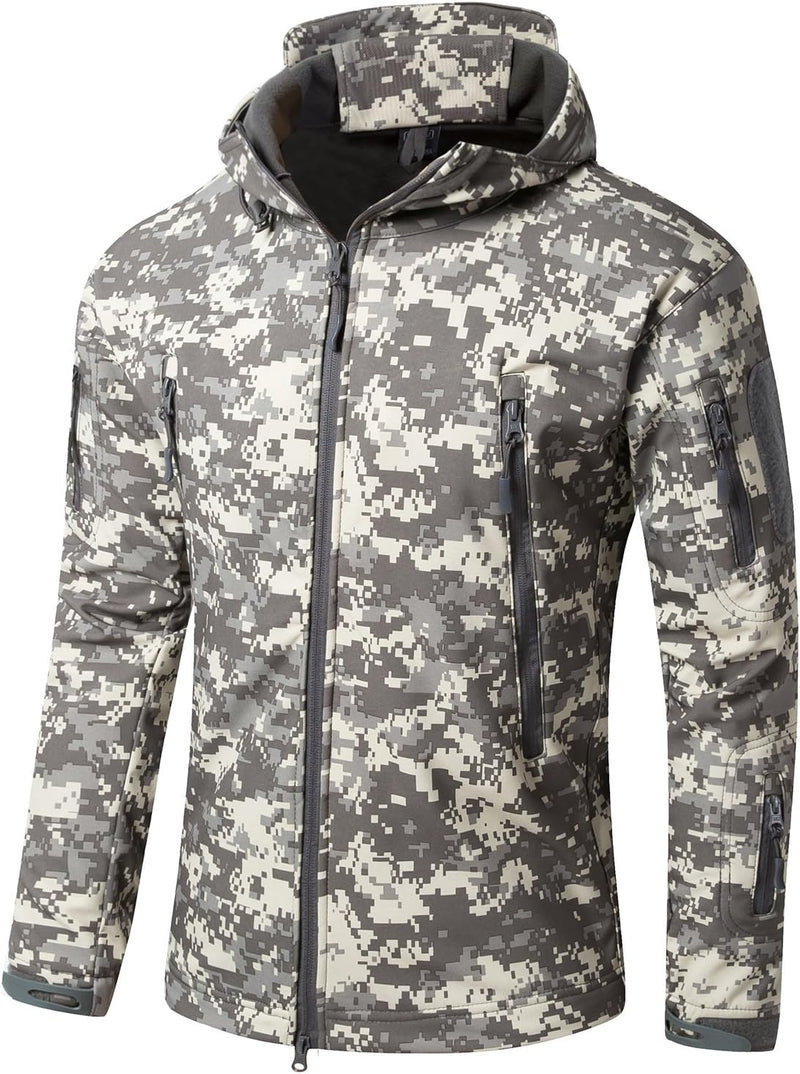 Laad afbeelding in Galerijviewer, Een digitaal camouflagepatroon Camouflage tactische heren softshell jas met capuchon en zakken met ritssluiting weergegeven op een witte achtergrond.
