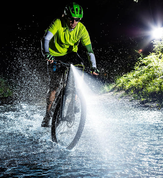 Oplaadbaar fietsvoorlicht USB-C IPX5 waterbestendig met 3 lichtstanden – fietslamp – fietsverlichting