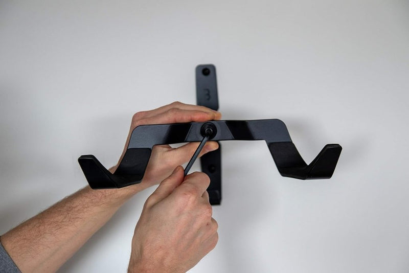 Load image into Gallery viewer, BBB CyclingWallMount Wandhaak voor fietsen, wandhouder met haken voor het opbergen van fietsen, maximale stuurbreedte: 70 cm, maximale belasting: 20 kg - happygetfit.com
