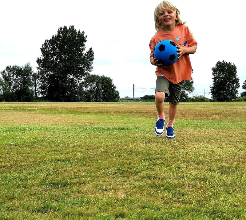 Laad afbeelding in Galerijviewer, Fun Sport 20cm Football Indoor/Outdoor BLUE Soft Sponge Foam Soccer Ball Size 5 - happygetfit.com
