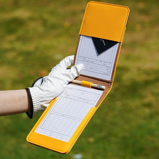 Golf scorekaarthouder van kunstleer met berenborduurwerk inclusief 10 scorekaarten en potlood – yardageboek – golfscoreboek - happygetfit.com