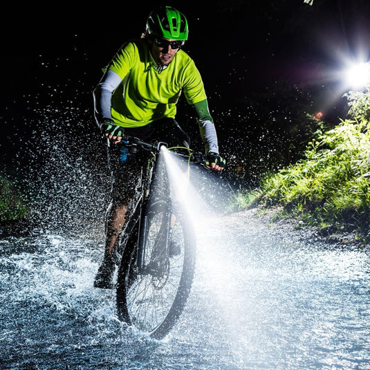 Oplaadbaar fietsvoorlicht USB-C IPX5 waterbestendig met 3 lichtstanden – fietslamp – fietsverlichting - happygetfit.com