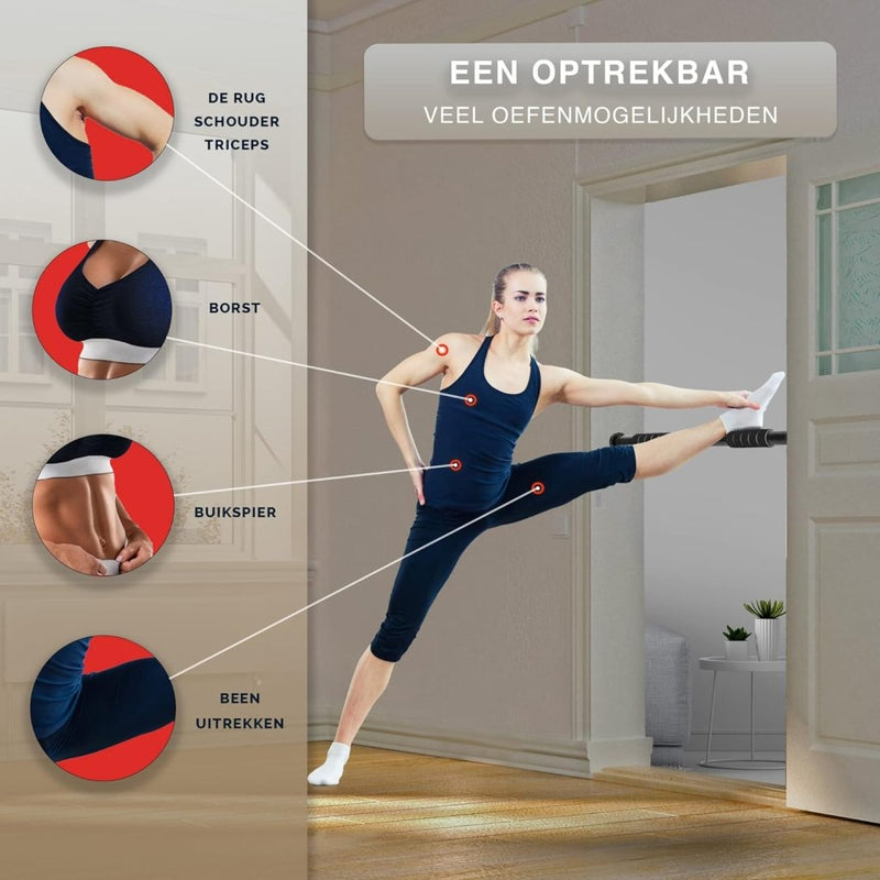 Laad afbeelding in Galerijviewer, Een vrouw strekt thuis haar been op een balletbar met een &quot;Optrekstang voor je deurkozijn - Verstelbaar, antislip en monteerbaar zonder schroeven&quot; als ondersteuning. Een diagram benadrukt de betrokken spieren: rug, schouder, triceps, borst, buikspieren en benen. De Nederlandse tekst beschrijft de veelzijdigheid van de oefening.
