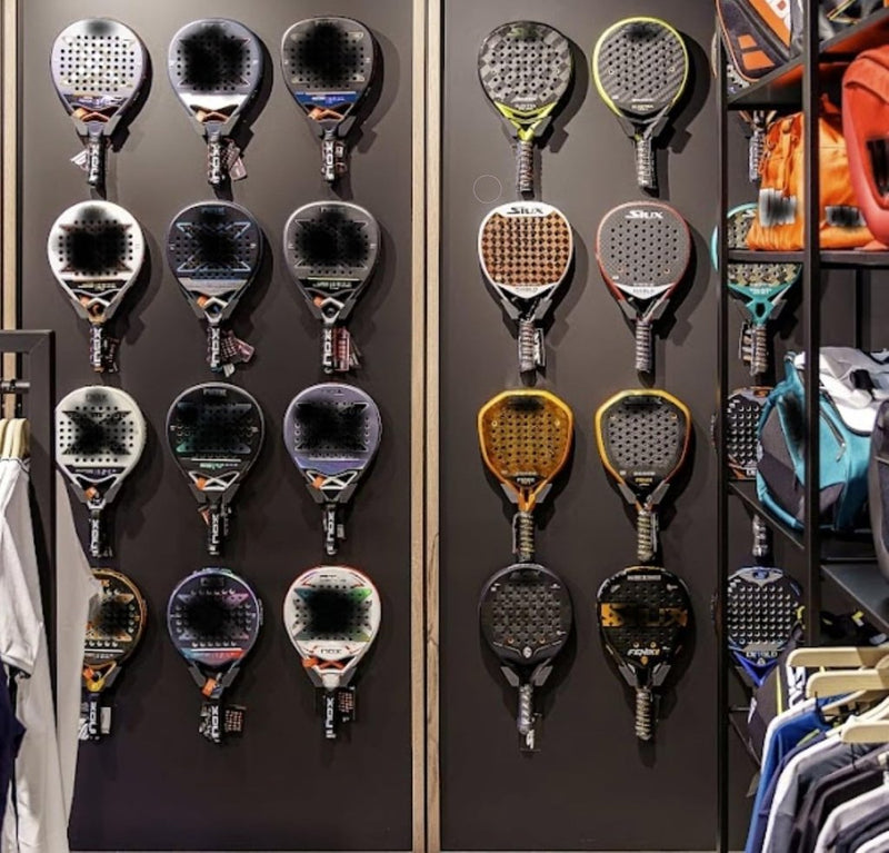Laden Sie das Bild in Galerie -Viewer, Padel racket wandhouder set van 2 zwart - happygetfit.com
