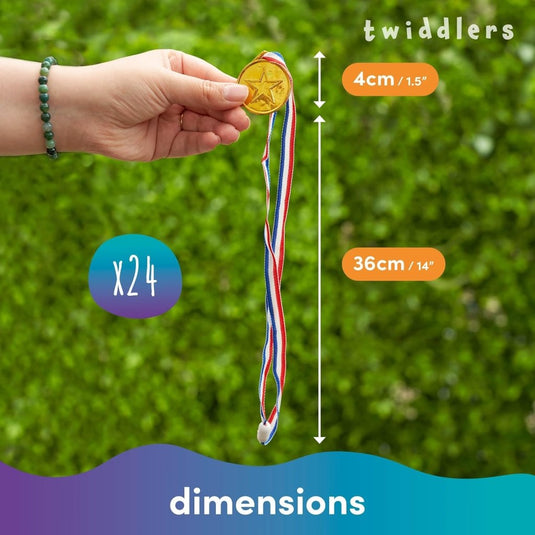 THE TWIDDLERS 24 stuks trofeeën en medailles voor kinderverjaardagsfeest, schoolsport, toernooi en Halloween-kostuumfeesten, gastgeschenken en beloningen - happygetfit.com