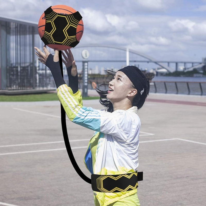 Laad afbeelding in Galerijviewer, Voetbaltrainer, voetbaltrainingshulp met flexibel verstelbare riem, solo voetbaltrainingsapparatuur geschikt voor kinderen en volwassenen, geschikt voor ballen van 3, 4 en 5 - happygetfit.com
