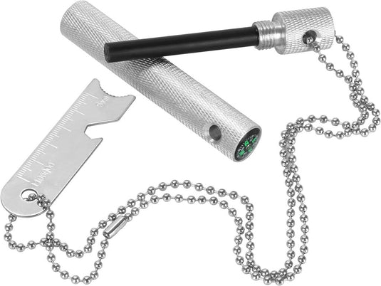 De Robuuste vuurstarter voor outdoor avonturen is een metalen survivaltool met een magnesium vuurstaal vuurstarter, liniaal, minizaag en kompas. Het is perfect voor outdoorliefhebbers en handig bevestigd aan een ketting voor gemakkelijke toegang.