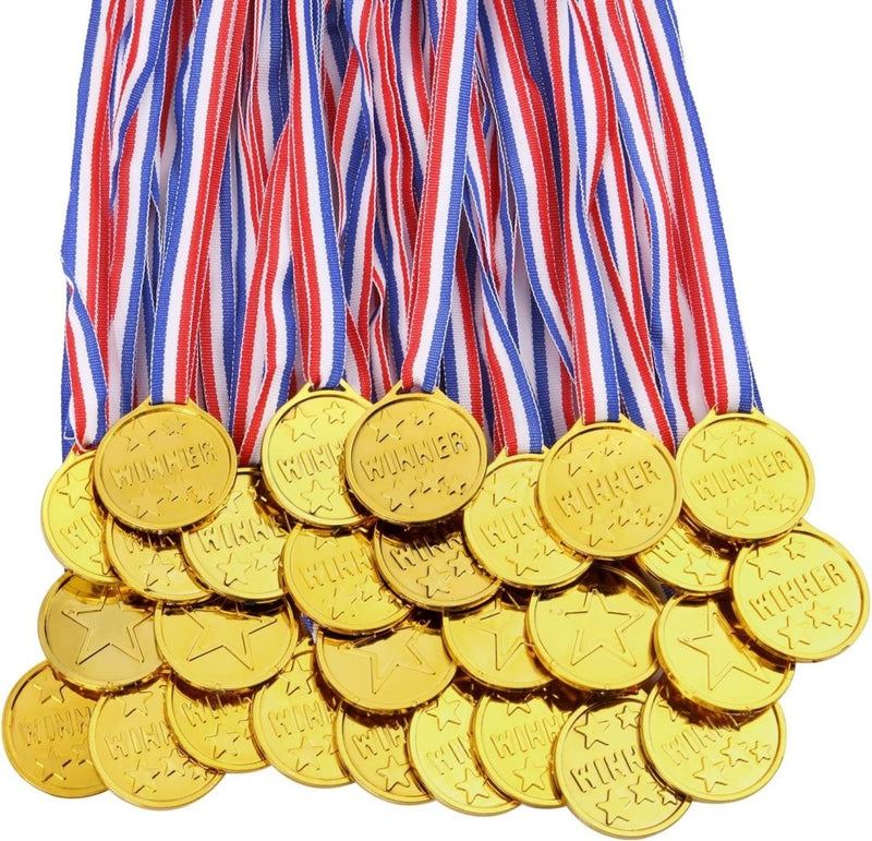 Load image in Gallery Viewer, Winnaarsmedailles voor kinderen 28 stuks van lichtgewicht kunststof met gouden afwerking voor sportwedstrijden – kampioensmedailles – sportprijzen - happygetfit.com
