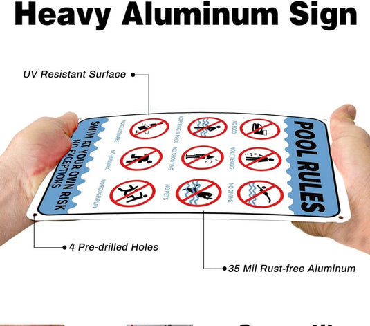 Handen houden een bordje "Blijf veilig bij het zwemmen met duidelijke zwembadregels" vast, gemaakt van robuust aluminium. Het beschikt over UV-bestendigheid, 4 voorgeboorde gaten en een roestvrije duurzaamheid van 35 mil.