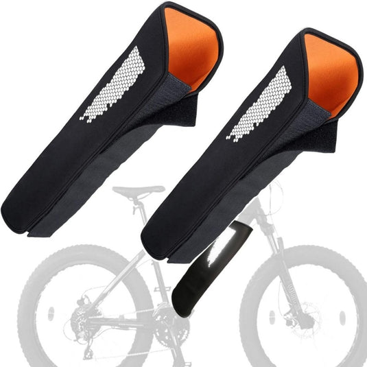Een paar Ontdek de ultieme bescherming voor jouw E-Bike accu: Onze E-Bike accu beschermhoes handschoenen met oranje en zwarte accenten.