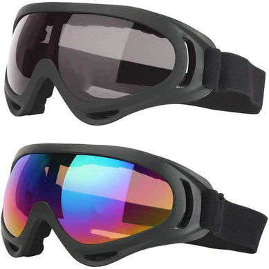 Twee skibrillen met verstelbare elastische band en stof- en uv-bescherming, op een witte achtergrond. Bescherm je ogen en geniet van de wintersport met deze hoogwaardige sneeuwbril.